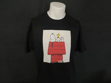 ON THE HOUSE TEE (Snoopy & Woodstock) by LABCITY